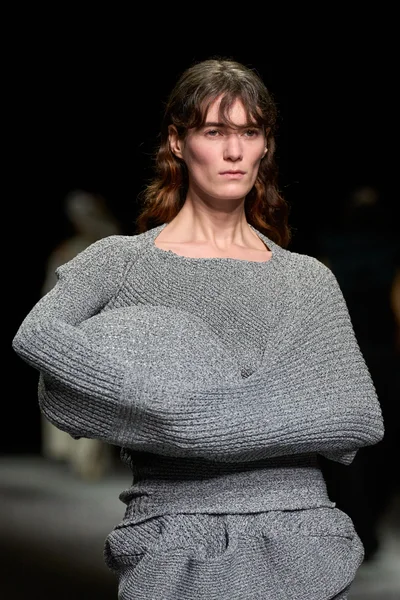 Look 17